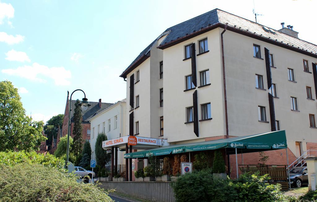 Hotel Sonata フラデツ・ナト・モラヴィツィー エクステリア 写真